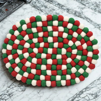 Felt Casserole Trivet, Classic Christmas