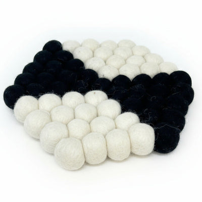 Felt Ball Hexagon Trivet: Domino
